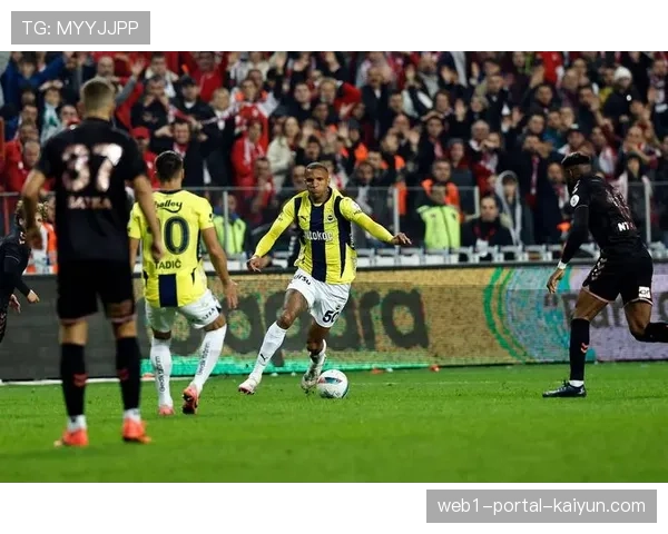 瑟云聚韧带伤势未愈 费内巴切后防三中卫体系宣告瓦解