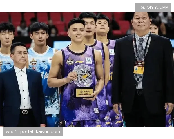 山西于米提单场16分三分5中3 外线投射稳定